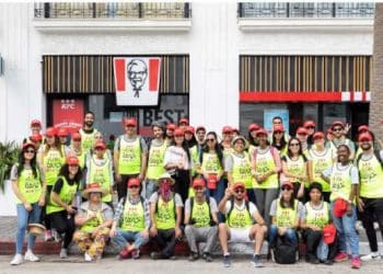 Tunisie : KFC et l’association Tounes Clean up lancent une action de sensibilisation environnementale et de nettoyage de la plage de la Marsa