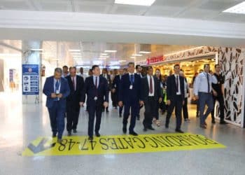 Tunisie : Le ministre du Transport en visite d&rsquo;inspection à l&rsquo;aéroport  de Tunis-Carthage