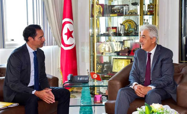Tunisie : Le ministre de la défense nationale s’entretient avec le SG adjoint de l’OTAN autour des programmes de coopération conjointe