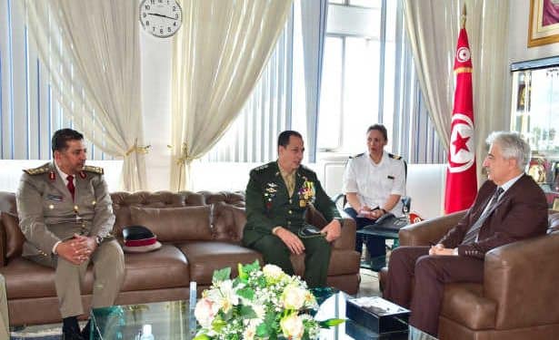 Tunisie : Le ministre de la Défense nationale reçoit le président du Conseil international des sports militaires et le président de la Fédération arabe des sports militaires
