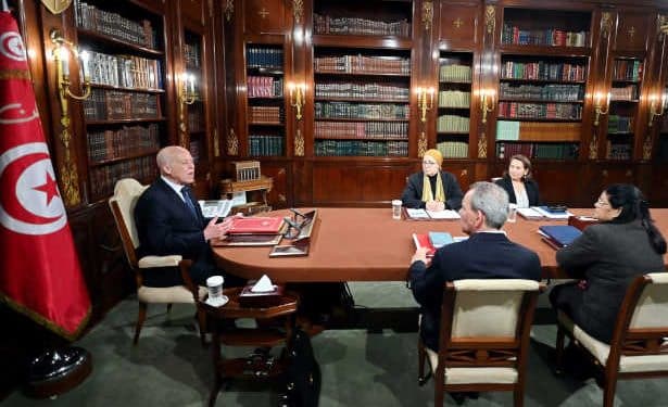Tunisie: Le chef de l’Etat préside une séance ministérielle autour des responsables défaillants, du pillage des ressources, des lobbies…