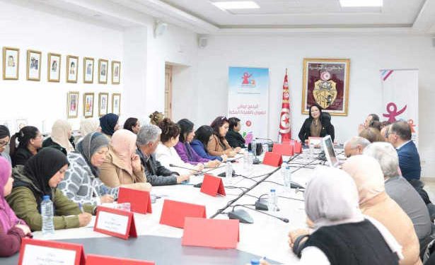 Tunisie : La ministre de la famille, de la Femme, de l’Enfance et des Personnes âgées,  annonce le plan du ministère visant à améliorer les interventions du programme « Rawdhetna fi Houmetna »
