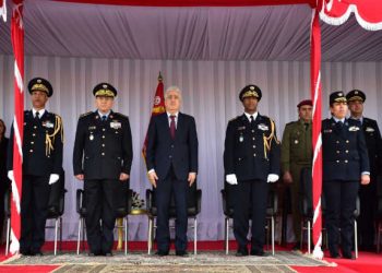 Tunisie : Le ministre de la Défense nationale préside la cérémonie de remise des diplômes d’une nouvelle promotion de sous-officiers de l’École de compétence aérienne de Sfax