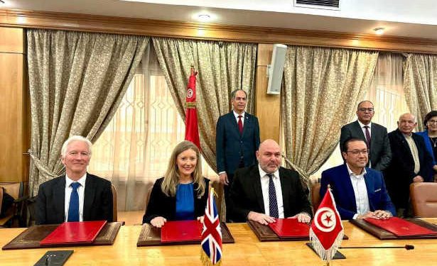 Tunisie : Lancement du programme de coopération avec l’université Oxford pour les étudiants, enseignants, et chercheurs tunisiens et britanniques