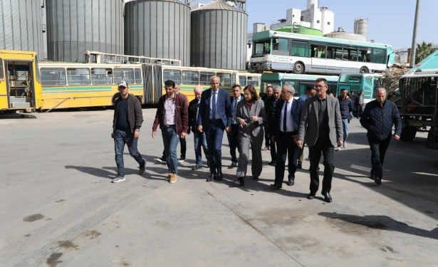 Tunisie : La ministre de l’Équipement et de l’Habitat, chargée  du ministère du Transport effectue des inspections sur le terrain des établissements relevant du secteur des transports terrestres