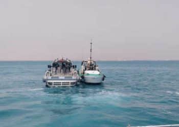 Tunisie : Le 52e régiment de commandos marine (52RCM) mène une opération blanche d&rsquo;interception d&rsquo;un navire suspect au large des côtes de Sfax, en présence de la presse nationale
