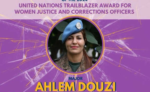 Tunisie :La Major Ahlem Douzi de Tunisie remporte le Prix de la Pionnière pour les femmes expertes en question judiciaire et pénitentiaire