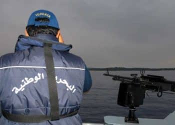 Tunisie : L&rsquo;armée de mer sauve six migrants irréguliers tunisiens