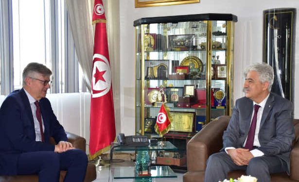 Tunisie :Le ministre de la Défense nationale reçoit le secrétaire général adjoint aux opérations de paix des Nations Unies,Jean-Pierre Lacroix