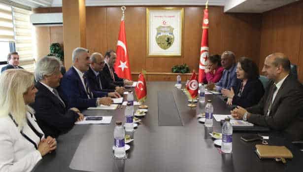 Tunisie : La ministre de l’industrie reçoit le ministre turc du Commerce,Omer Boulat