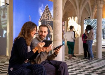 « Notre-Dame de Paris, L’Exposition Augmentée » fait son tour du monde avec les tablettes Samsung