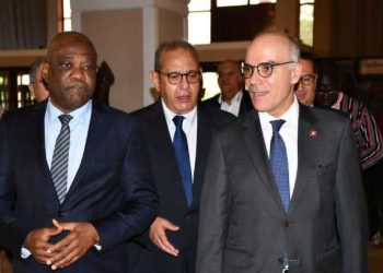 Tunisie : Le Ministre des Affaires Etrangères innaugure le Forum économique tuniso-burkinabé, accompagné de M. Serge Poda, Ministre burkinabè du Développement Industriel