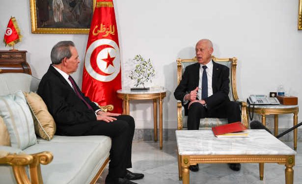 Tunisie : Le président de la République pointe du doigt les lobbies et l’administration
