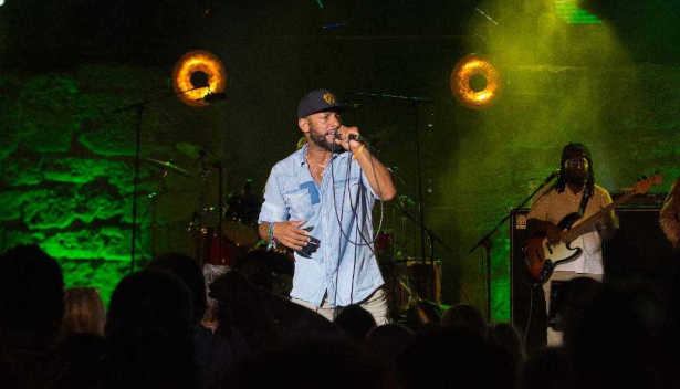 Tunisie : Les légendes du reggae « The Wailers » enflamment la scène de Carthage