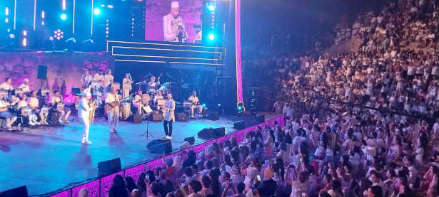 Tunisie : Boudchart, un phénomène musical qui a conquis le cœur des Tunisiens à Carthage