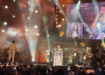 Tunisie : Najet Attia chante pour la femme à l&rsquo;occasion de la fête nationale de la femme tunisienne, marquant un retour mémorable de Carthage