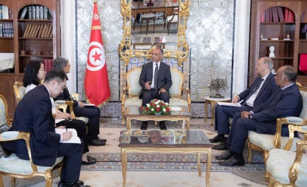 Tunisie : La participation de la Tunisie au Forum sur la coopération sino-africaine, prévu du 4 au 6 septembre à Pékin au cœur de la réunion entre le chef du gouvernement et l&rsquo;ambassadeur de Chine en Tunisie, Li Wan.