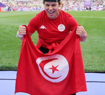 Jeux de Paris-2024 : La championne mondiale et paralympique tunisienne, Raoua Tlili décroche une nouvelle médaille d’or aux Jeux de Paris-2024