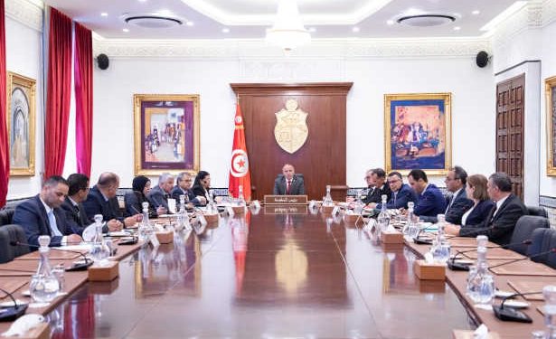 Tunisie : Le chef du gouvernement préside un conseil des ministres pour évaluer les mesures financières et structurelles de l&rsquo;Office des Terres Domaniales