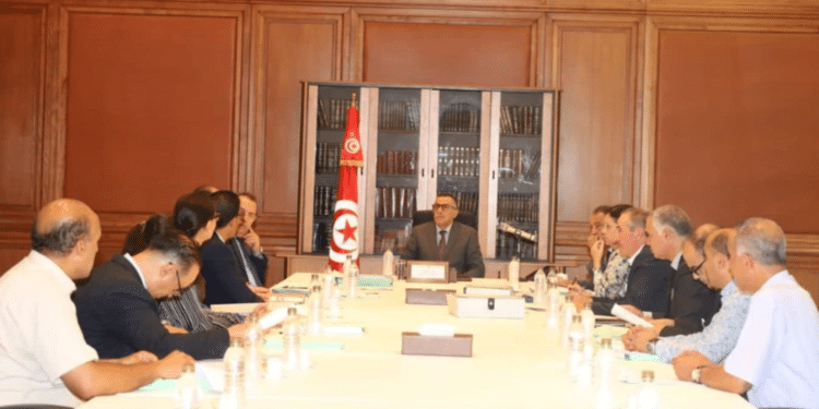 Tunisie :Le ministre des Domaines de l&rsquo;État exhorte à accélérer la résolution du statut des occupants de propriétés étrangères et à faciliter les démarches administratives