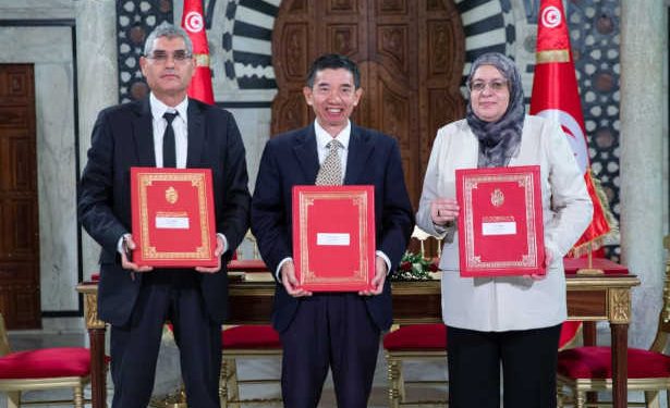 Tunisie : Signature de Huit accords entre le Groupe Chimique Tunisien (GCT) et plusieurs entreprises pour accélérer la production d’engrais au gouvernorat de Gafsa