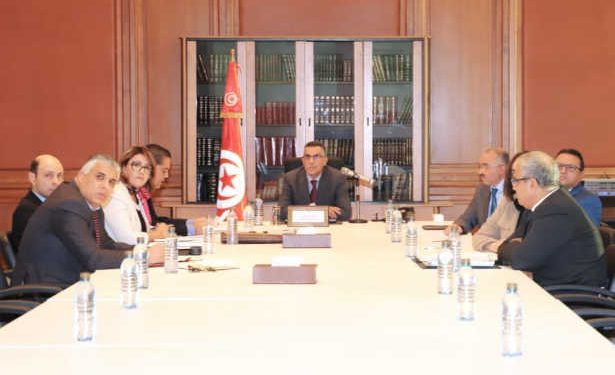 Tunisie :Le ministre des Domaines de l’Etat et des Affaires Foncières préside une réunion de la Commission de Confiscation