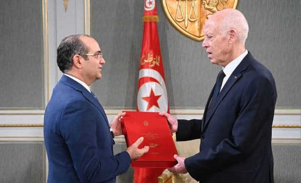 Le chef de l&rsquo;Etat reçoit le rapport de l&rsquo;Isie concernant le Conseil des régions et des districts