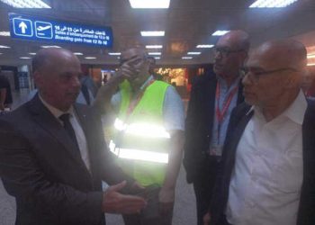 Tunisie : Visite inopinée du ministre du Transport aux différents espaces de l’aéroport de Tunis-Carthage