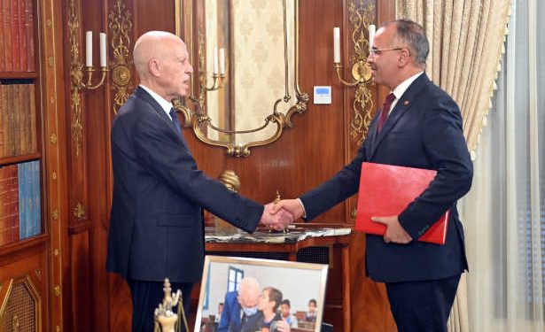 Tunisie : Le chef de l&rsquo;Etat exige la priorité aux projets de lois et aux décrets relatifs aux domaines économique et social