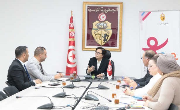 Tunisie :La Ministre de la Famille organise une séance de travail avec le Président de l&rsquo;Association Tunisienne des Villages d&rsquo;Enfants SOS, Mohamed Megdich