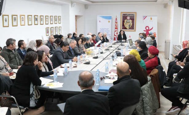 Tunisie :La ministre de la Famille supervise une séance de travail pour annoncer les résultats de l’étude concernant les pratiques disciplinaires à l’égard des enfants en Tunisie