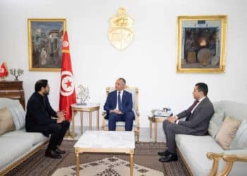 Tunisie : Le chef du gouvernement reçoit deux jeunes entrepreneurs développant des solutions technologiques souveraines en IA
