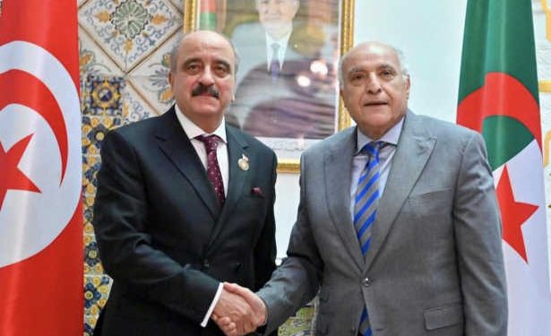 Tunisie: Renforcer les relations tuniso-algériennes afin d’établir un partenariat stratégique exemplaire