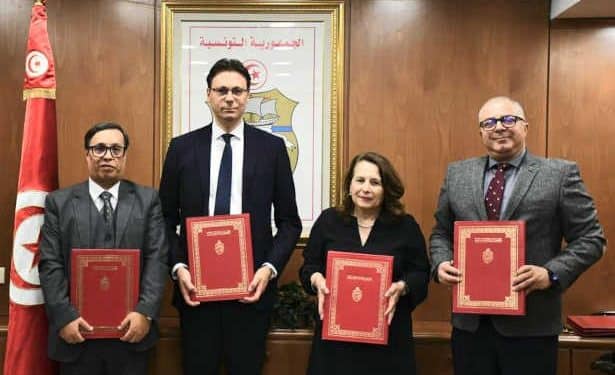 Tunisie :Signature d’une convention avec les sociétés » Eni « et Sitep » pour financer des projets de développement dans le champ Nawara