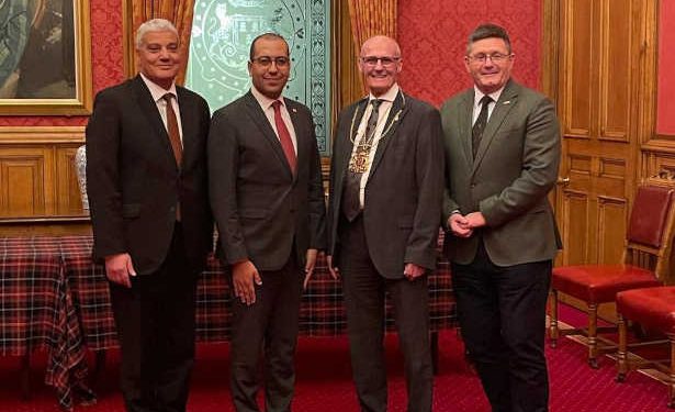 Tunisie : Le secrétaire d&rsquo;État chargé de la transition énergétique, Wael Chouchane en visite à un certain nombre d&rsquo;institutions britanniques actives dans les énergies renouvelables