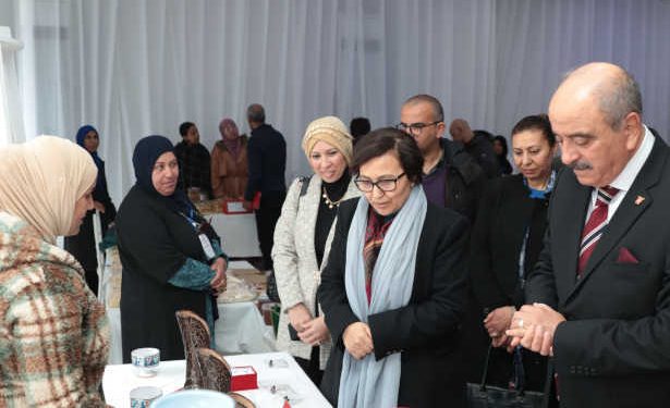 La ministre de la Famille  et le ministre des affaires étrangères, inaugurent l&rsquo;exposition régulière de promotion des produits féminins  sous le slogan « intégration économique des femmes et des filles, identité, valorisation du patrimoine et perspectives d&rsquo;investissement et de commercialisation »