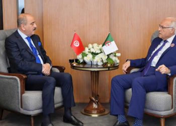 Tunisie : Nafti rencontre son Homologue algérien, M. Ahmed Attaf, Ministre d&rsquo;État, Ministre des Affaires Etrangères, de la Communauté Nationale à l’Etranger et des Affaires Africaines