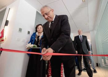 Tunisie: Le Ministre de la Santé Dr Mustapha Ferjani inaugure les nouveaux bureaux de Roche à Tunis