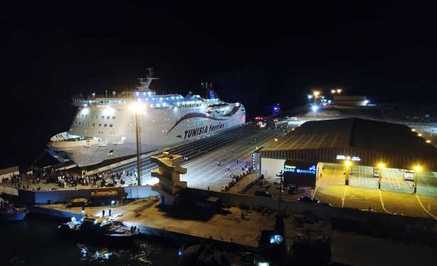 Tunisie : Le port de Zarzis reçoit la première traversée des tunisiens résidant à l&rsquo;étranger pour la saison 2025
