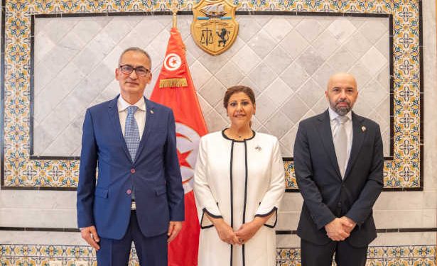 Tunisie : Le Secrétaire d&rsquo;État auprès du Ministre des Affaires Etrangères reçoit Cheikha Jawaher Ibrahim Al-Duaij Al-Sabah, Assistante du Ministre des Affaires Etrangères Chargée des Droits de l’Homme de l&rsquo;État du Koweït