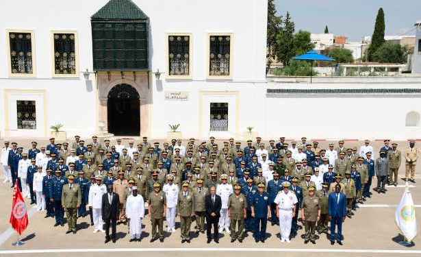 Tunisie : Le ministre de la Défense Nationale préside la cérémonie de remise des diplômes de la 29è promotion de l’école supérieure de guerre