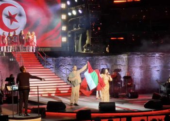 Tunisie : La star tunisienne Latifa Arfaoui enflamme la scène de Carthage lors de la Fête de la République tunisienne