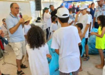 Tunisie : Manifestation écologique sur la plage de Hammam Chott, sous le slogan : « Profite de l’été et garde la plage propre »