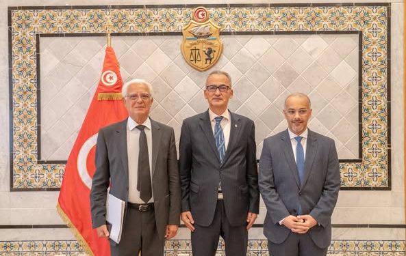 Tunisie : Le Secrétaire d’État auprès du Ministre des Affaires Etrangères reçoit M. Mohammed Saleh Alojairi, Secrétaire Général Adjoint et Chef du Département des Affaires Administratives et Financières au sein de la Ligue des États Arabes