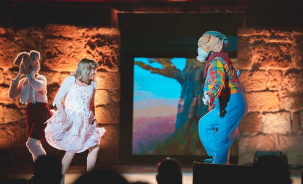Tunisie : L’actrice et chanteuse française Chantal Goya sur la scène de Carthage avec un spectacle pour enfants intitulé « Sur la route enchantée »