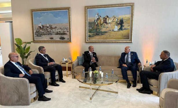 Le Ministre des Affaires Etrangères, de la Migration et des Tunisiens à l’Etranger s&rsquo;entretient avec plusieurs de ses homologues des pays Arabes, Africains et Asiatiques participant au Sommet Arabe et Islamique Extraordinaire  à Doha