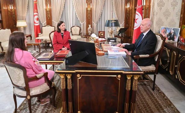 Tunisie-Le chef de l&rsquo;Etat : Les difficultés héritées de décennies d’accaparement des ressources du peuple tunisien imposent un devoir national de les surmonter