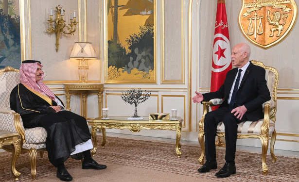 Tunisie : Le président de la République, reçoit le ministre des Affaires étrangères du Royaume d’Arabie saoudite, le prince Fayçal ben Farhan ben Abdellah Al Saoud