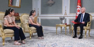 Tunisie : Les deux Ambassadrices de la Tunisie , les jumelles Bissene et Bailassene reçues par le président de la République à Carthage