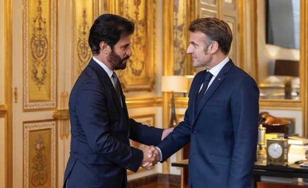 L&rsquo;Elysée – Paris : Le Président français Emmanuel Macron reçoit Dr Mohammed Ben Sulayem, président de la Fédération Internationale de l&rsquo;Automobile (FIA).